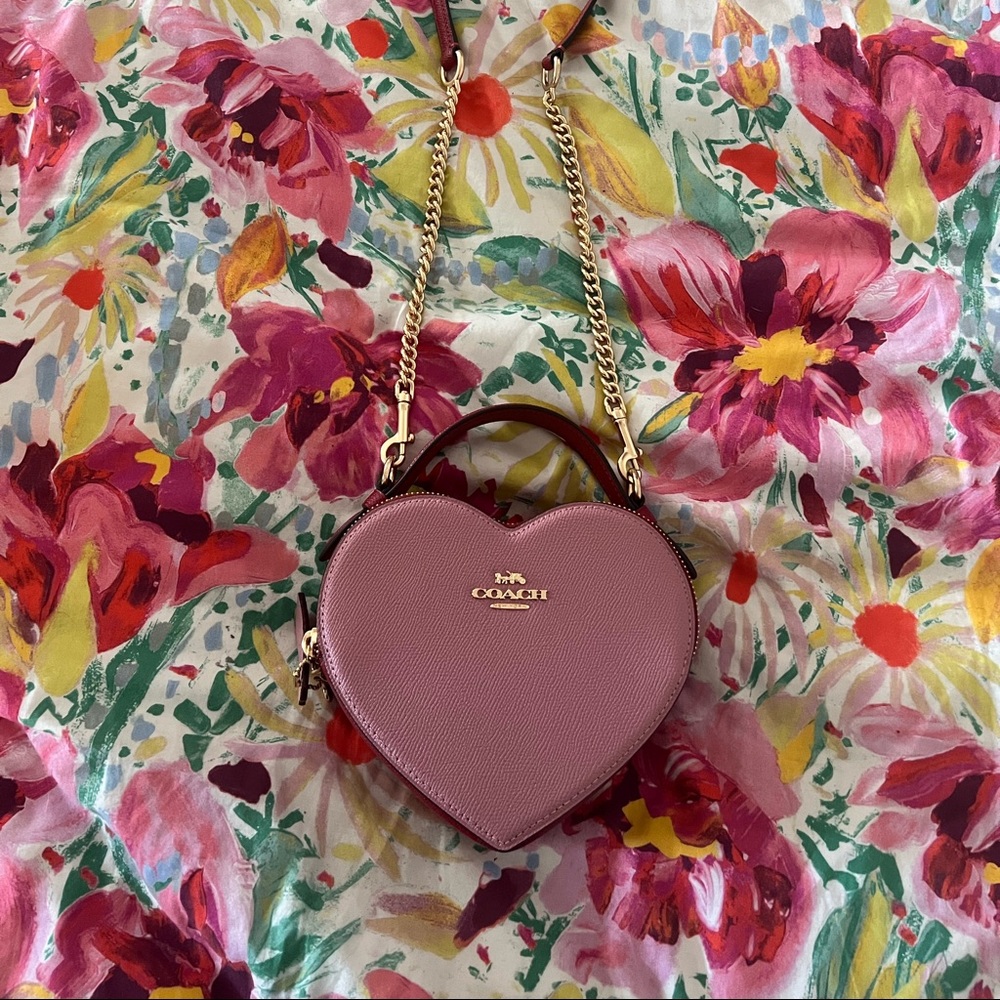 coach heart purse never been used
